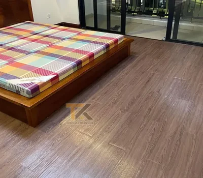 sàn nhựa vân gỗ bóc dán hoàn thiện