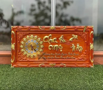 tranh đồng hồ cha mẹ khung trạm dát vàng 41x81cm