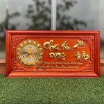 tranh đồng hồ cha mẹ khung trơn dát vàng 41x81cm
