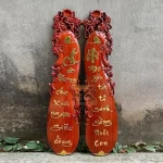 tranh gỗ câu đối cha mẹ dáng bầu dát vàng