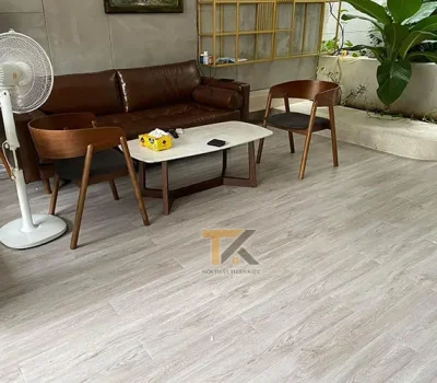 sàn nhựa giả gỗ màu trắng hoàn thiện