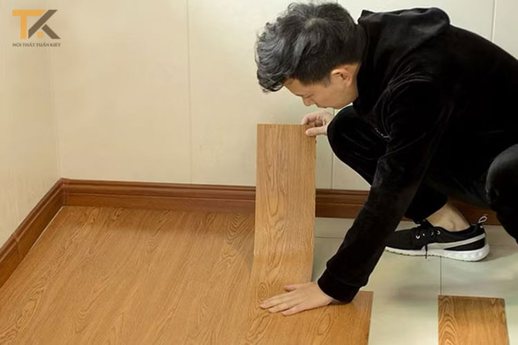 miếng dán sàn giả gỗ có tốt không